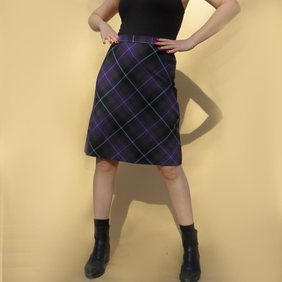 Y2K Purple Plaid Skirt - Picture 3 of 4